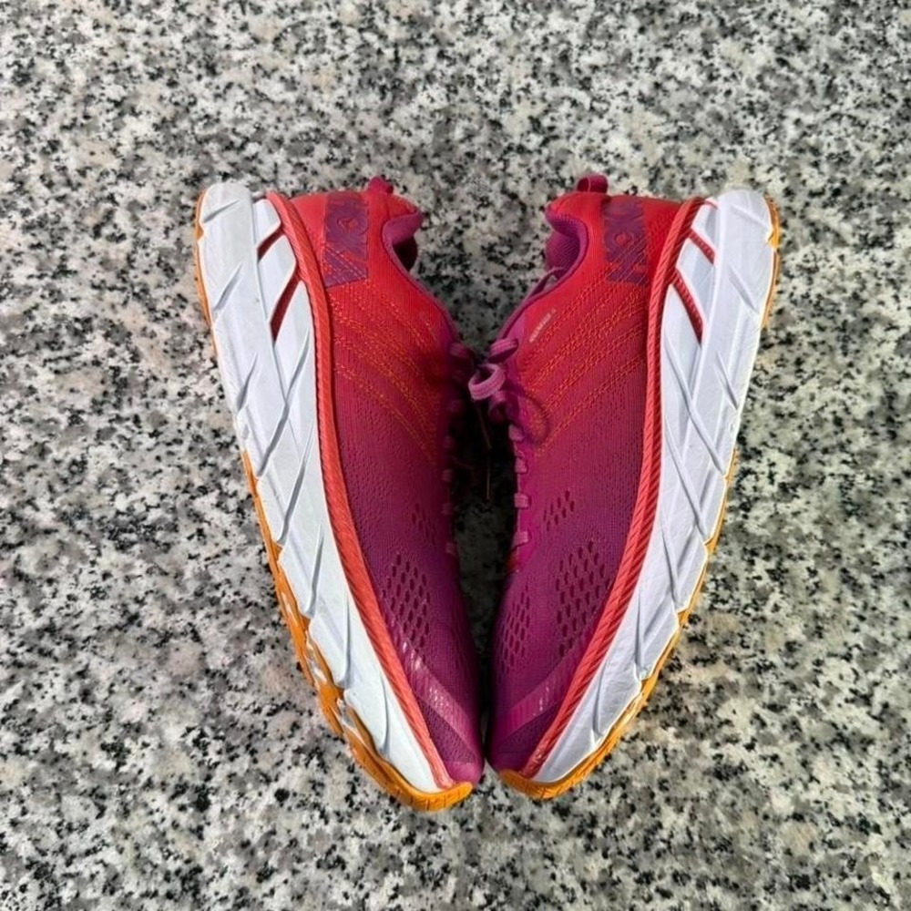 Hoka One One Clifton 6 Red Running Sneaker Shoe W9.5 1102873 - Picture 2 of 5